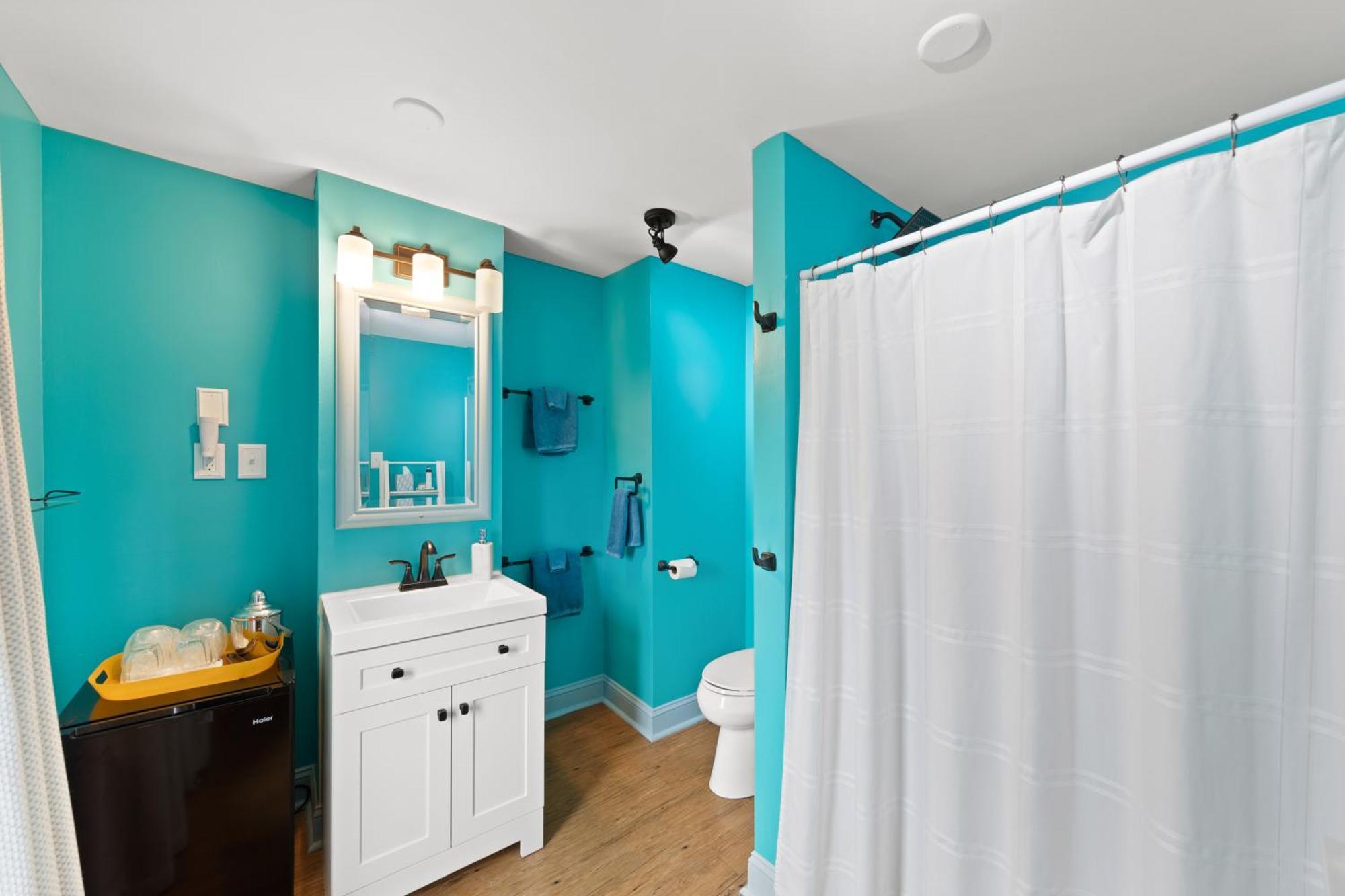 Standard Queen Room