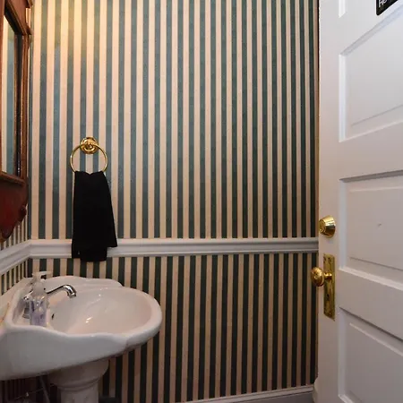 Bewitched And Bedazzled Bed And Breakfast-2